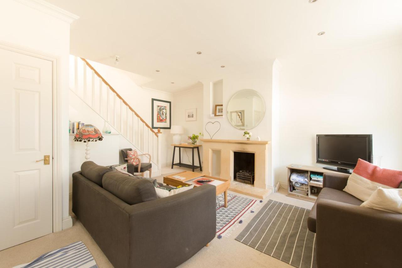 My Place Go - Cirencester Bagian luar foto