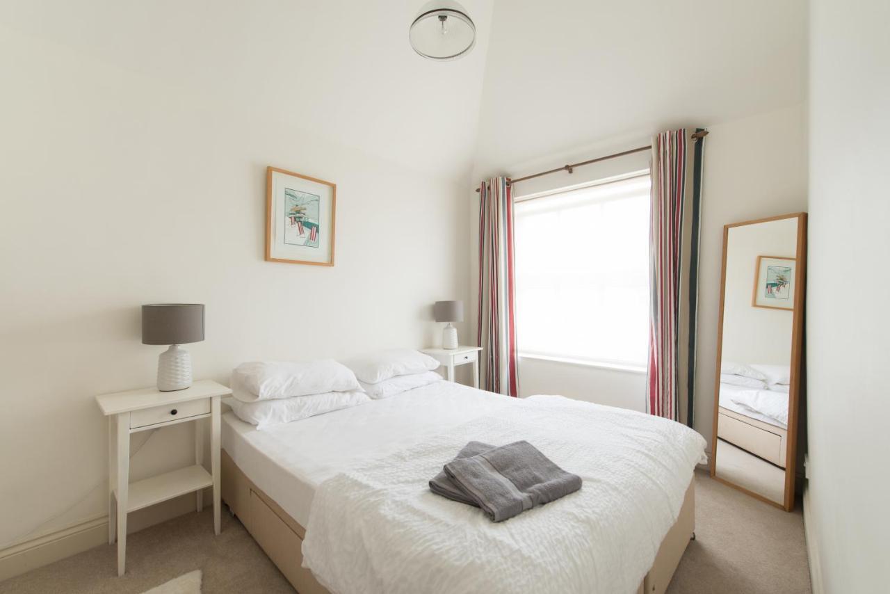 My Place Go - Cirencester Bagian luar foto