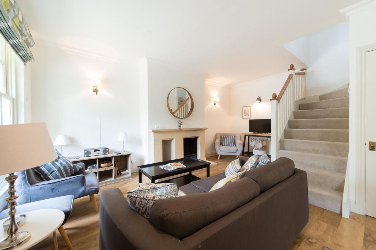 My Place Go - Cirencester Bagian luar foto