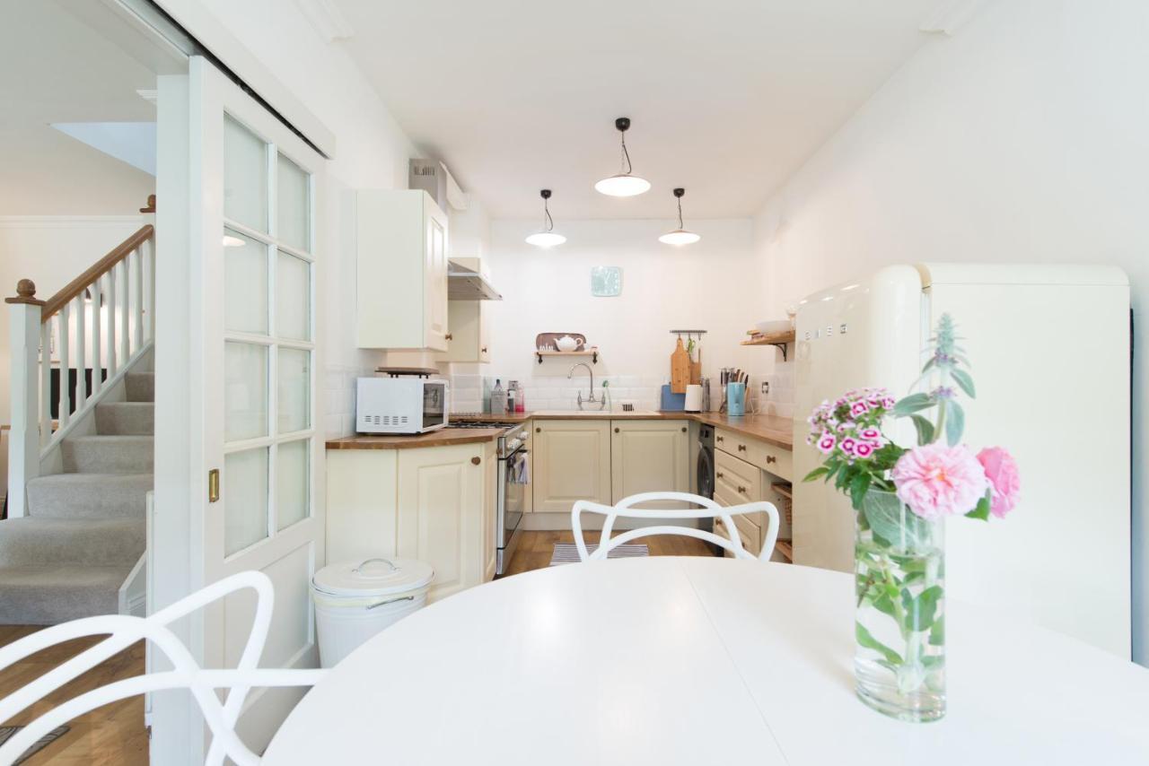 My Place Go - Cirencester Bagian luar foto
