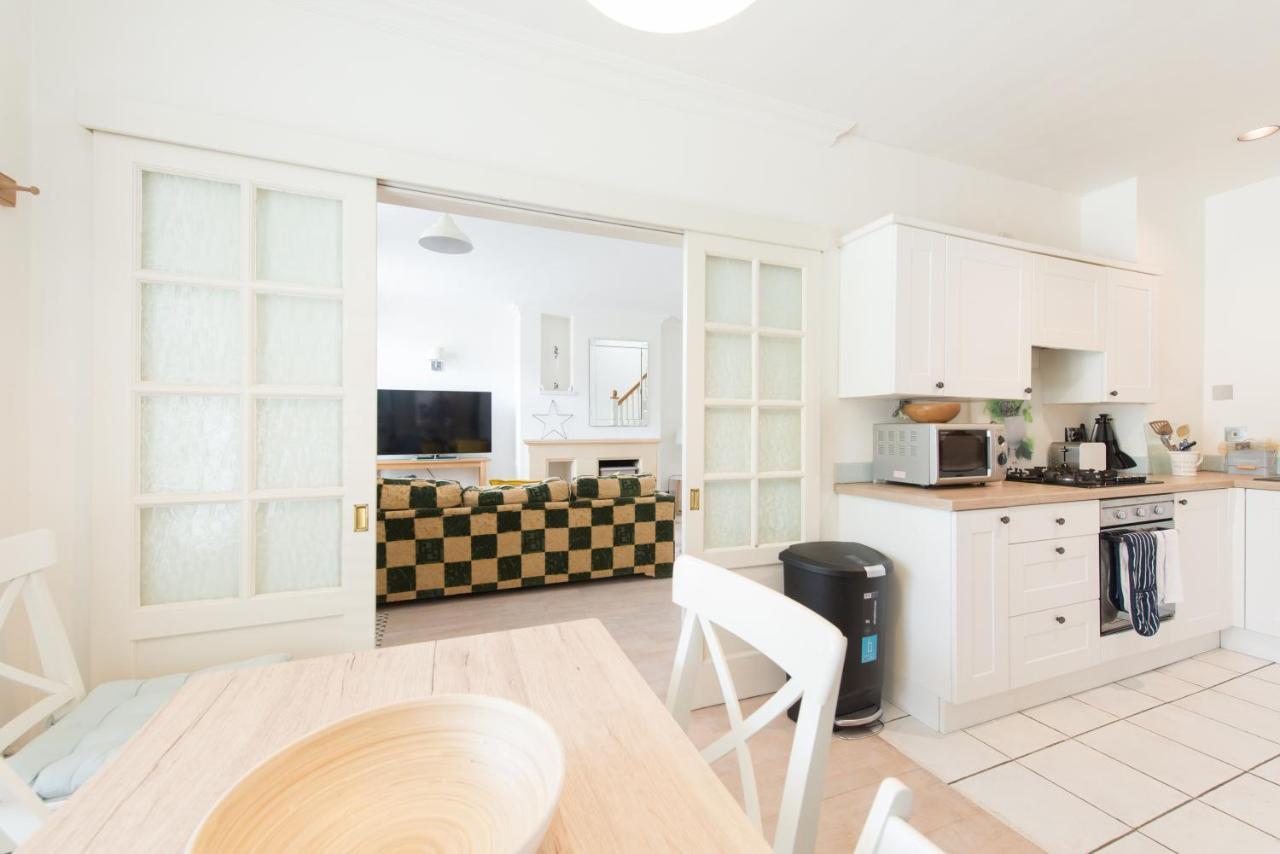 My Place Go - Cirencester Bagian luar foto