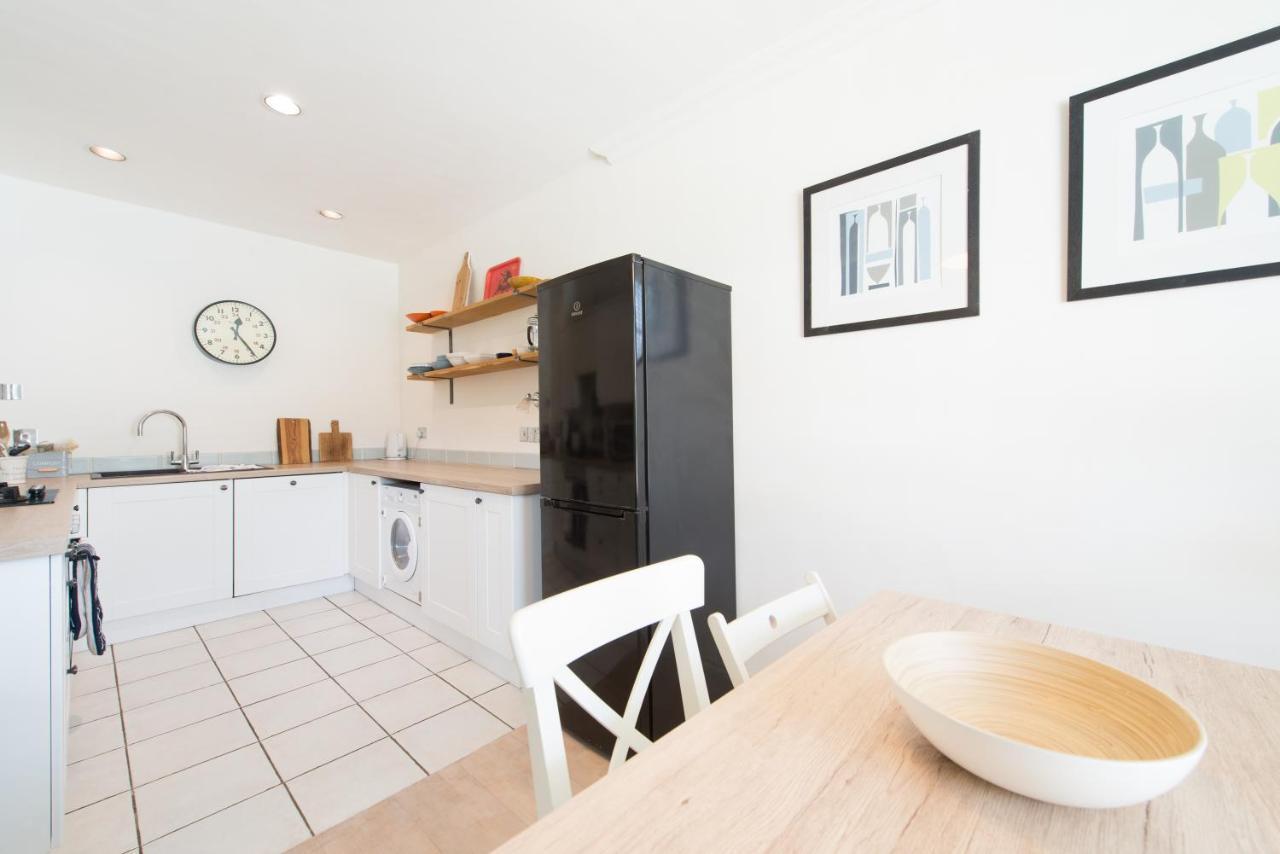 My Place Go - Cirencester Bagian luar foto