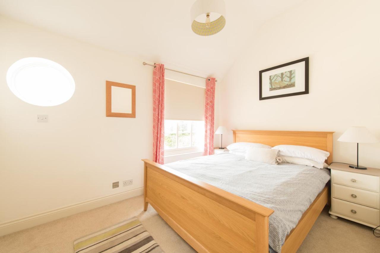 My Place Go - Cirencester Bagian luar foto