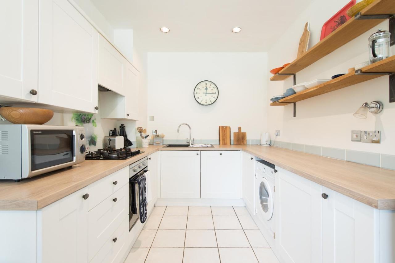 My Place Go - Cirencester Bagian luar foto