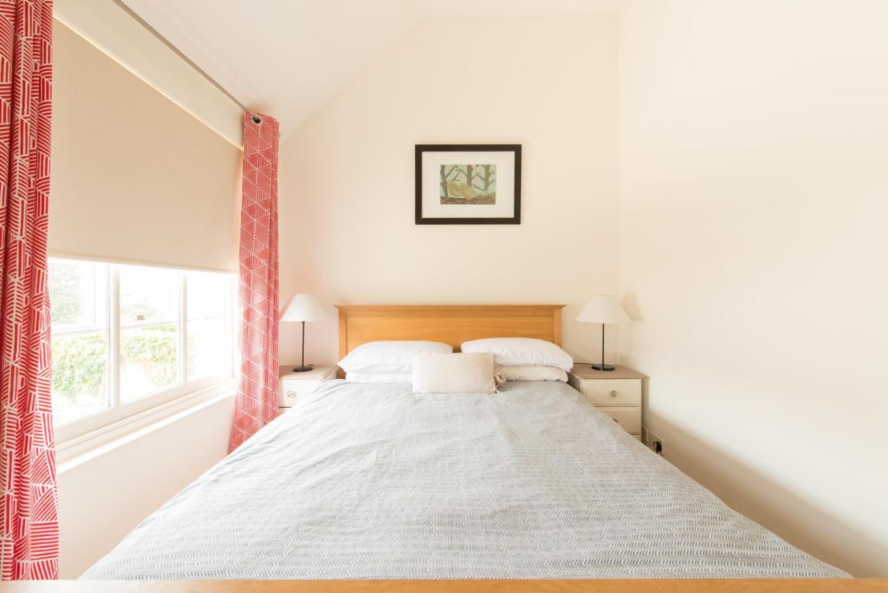 My Place Go - Cirencester Bagian luar foto